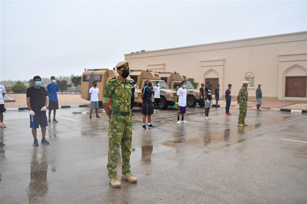 شؤون البلاط السلطاني يجري اختبارات التقييم والفرز للمتقدمين لوظيفة جندي مستجد