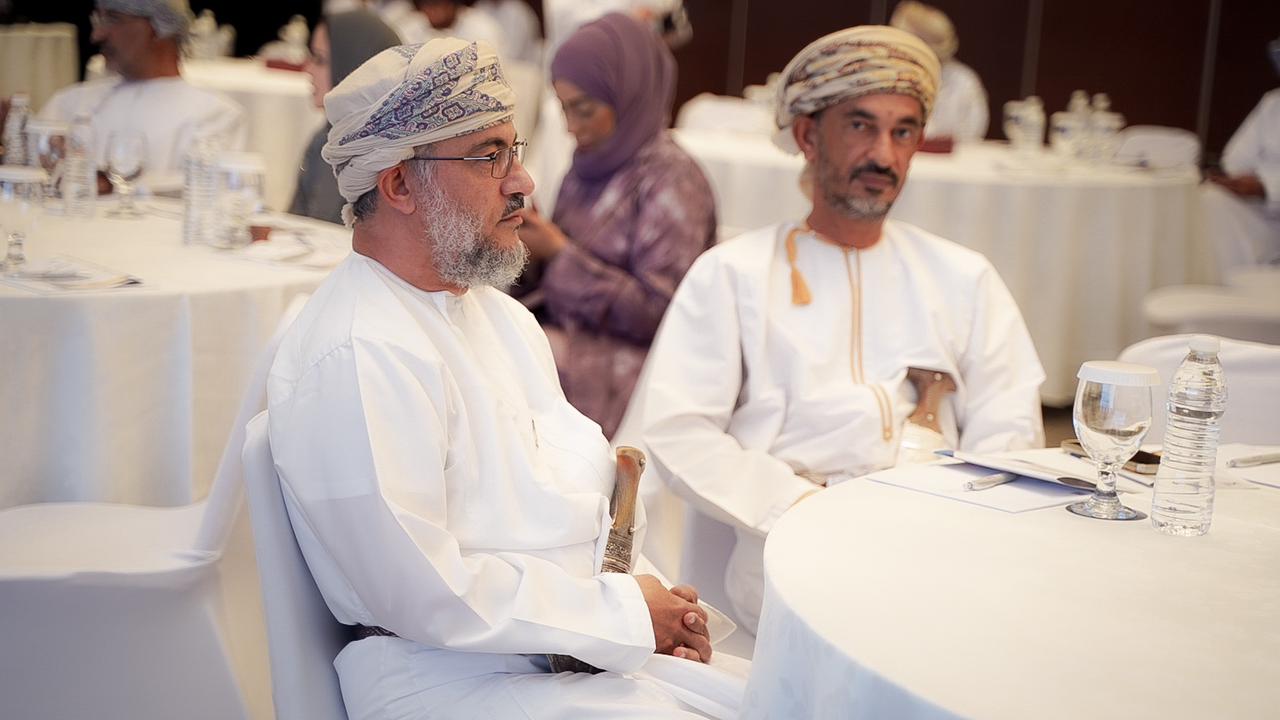 ناقشت مراحل تطور عملية انتخابات مجلس الشورى من جوانب مختلفة.. جمعية الصحفيين العمانية تنفذ الندوة الحوارية حول” الشورى الواقع والتطلعات”