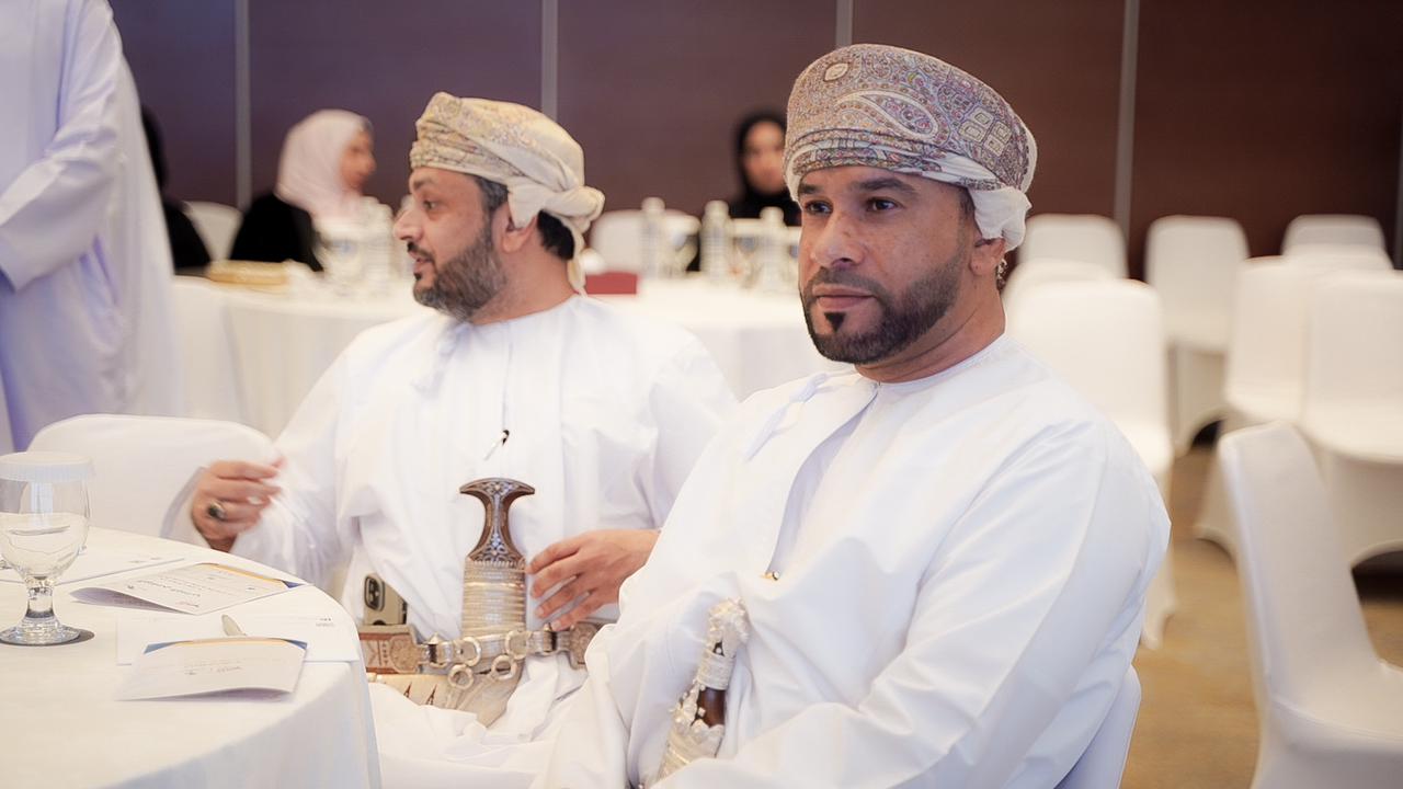 ناقشت مراحل تطور عملية انتخابات مجلس الشورى من جوانب مختلفة.. جمعية الصحفيين العمانية تنفذ الندوة الحوارية حول” الشورى الواقع والتطلعات”