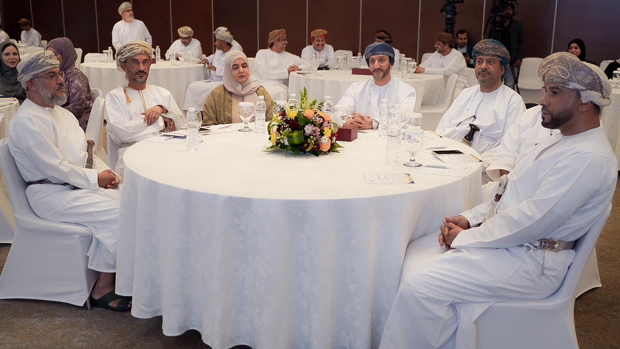ناقشت مراحل تطور عملية انتخابات مجلس الشورى من جوانب مختلفة.. جمعية الصحفيين العمانية تنفذ الندوة الحوارية حول” الشورى الواقع والتطلعات”