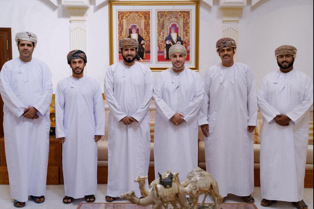 محافظ ظفار يلتقي برئيس وأعضاء لجنة الصحفيين بالمحافظة