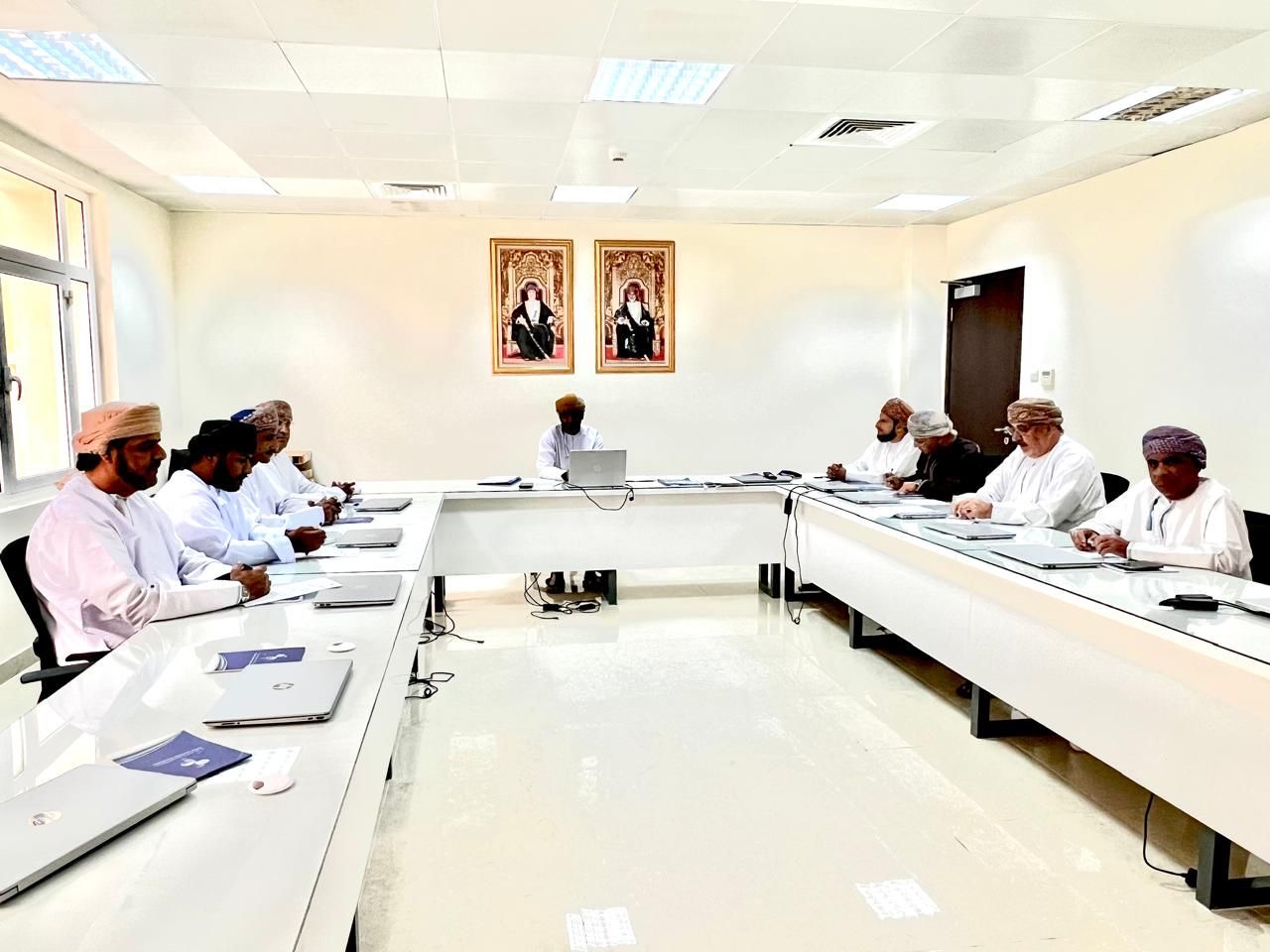 لجنة الحريات بجمعية الصحفيين العمانية تستعرض عدد من الملفات المحلية والدولية