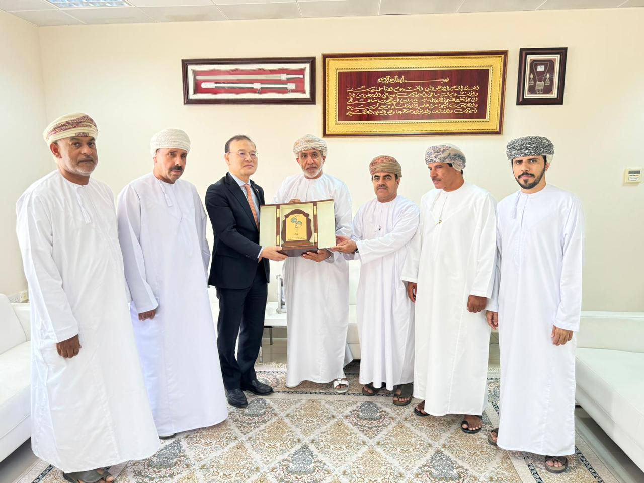 سفير جمهورية كوريا يزور جمعية الصحفيين العمانية