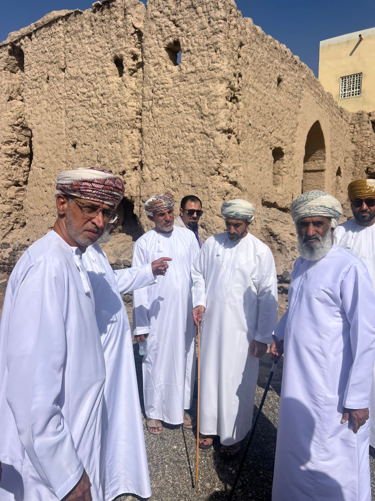 محافظة شمال الشرقية تستعرض مشاريعها التنموية أمام جمعية الصحفيين العُمانية
