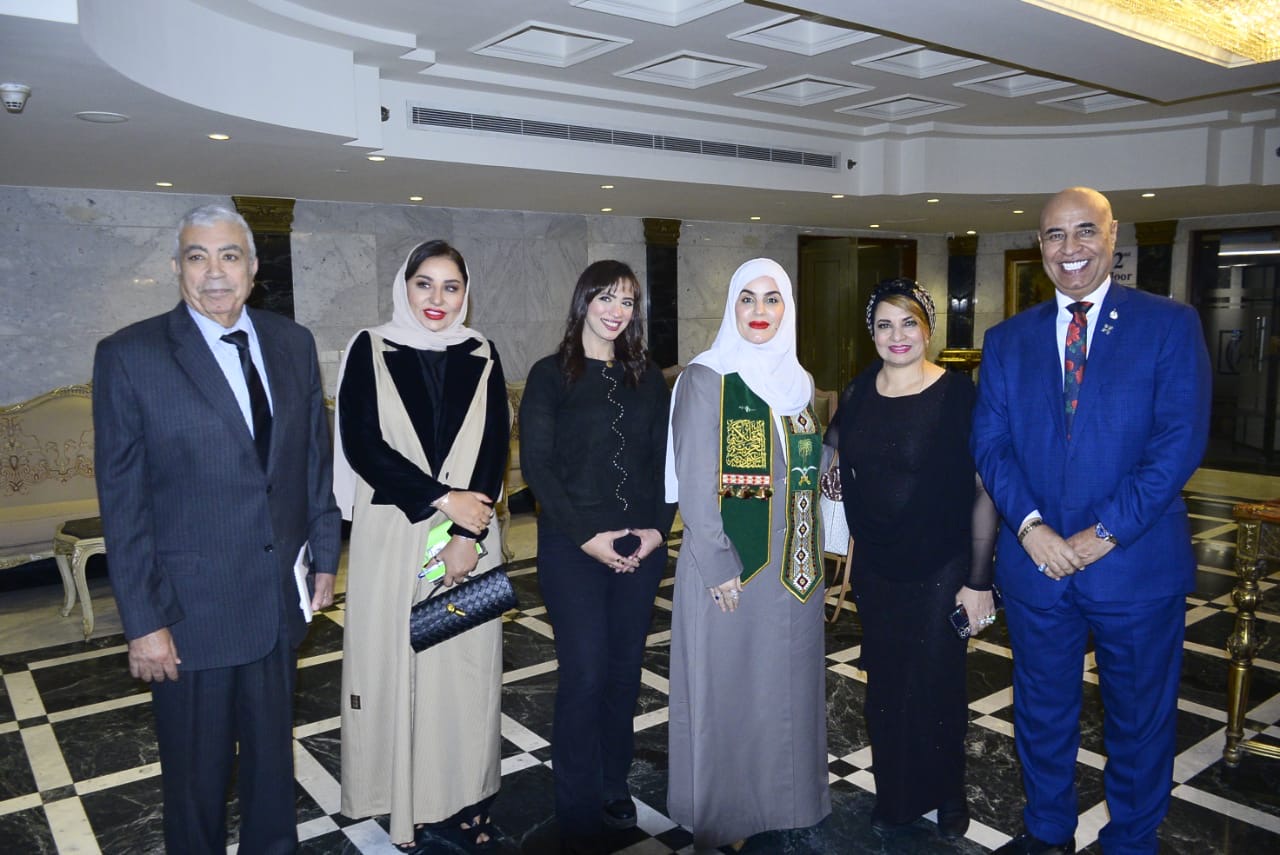 نجاح ملتقى الاعلاميين العرب بالقاهرة .. وتكريم رموز الاعلام والفن ..