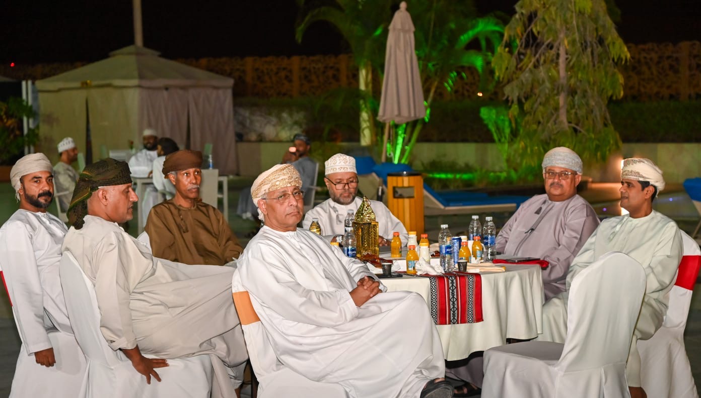 لجنة الصحفيين بمحافظة ظفار تنظم مأدبة الإفطار الجماعي بصلالة وتعلن تشكيل مجلس إدارتها الجديد