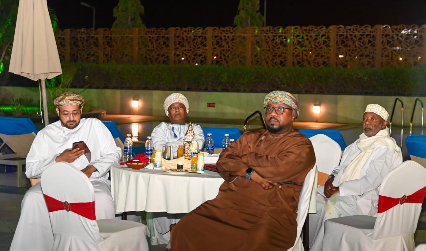 لجنة الصحفيين بمحافظة ظفار تنظم مأدبة الإفطار الجماعي بصلالة وتعلن تشكيل مجلس إدارتها الجديد