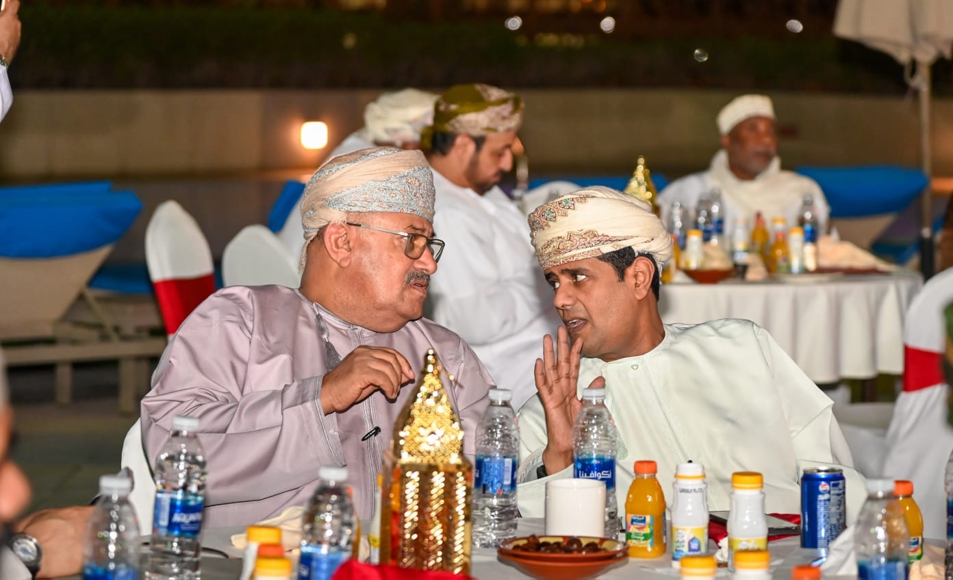 لجنة الصحفيين بمحافظة ظفار تنظم مأدبة الإفطار الجماعي بصلالة وتعلن تشكيل مجلس إدارتها الجديد