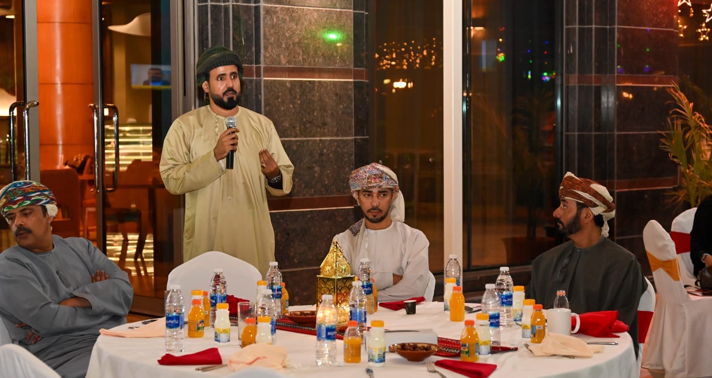 لجنة الصحفيين بمحافظة ظفار تنظم مأدبة الإفطار الجماعي بصلالة وتعلن تشكيل مجلس إدارتها الجديد