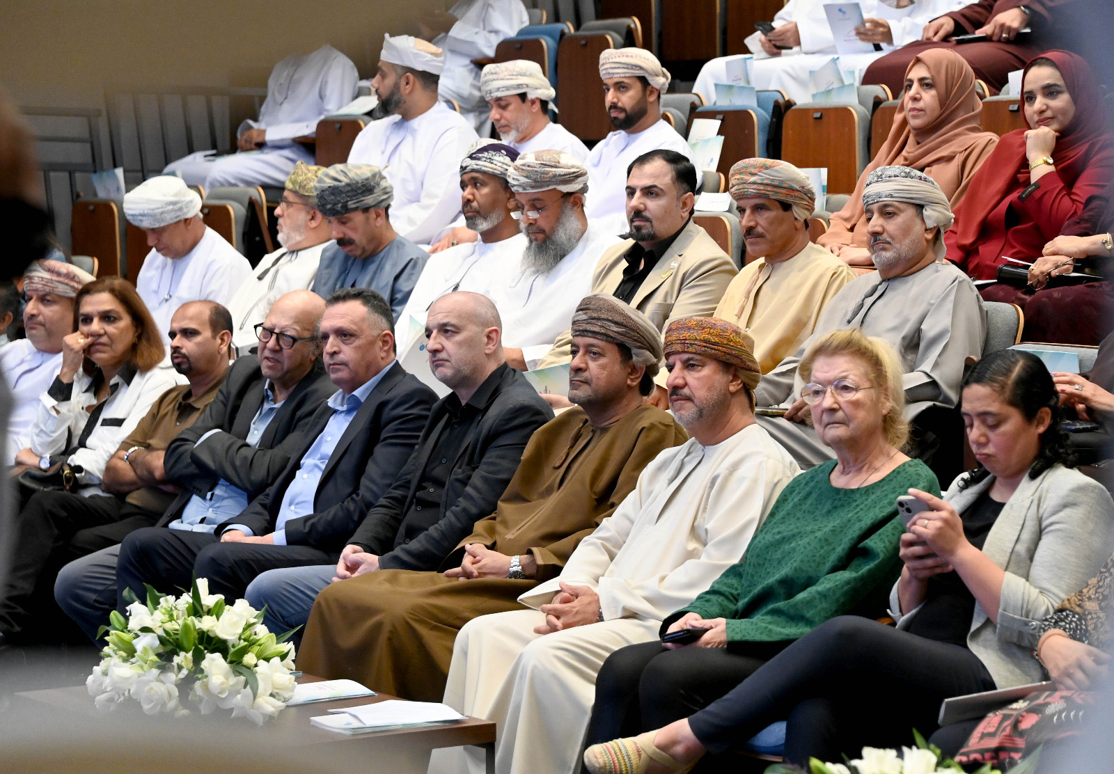 ” الصحفينين العمانية” تدشن  ميثاق الشرف الإعلامي للطفل راشد البلوشي : ميثاق الاعلامي للطفل في  سلطنة عُمان له من الأهمية لمكانة كبيرة وترجمة حقيقية زينب الزدجالي : الطفل ليس مجرد متلقٍ للمحتوى الإعلامي بل هو مشروع إنسان وأمل وطن