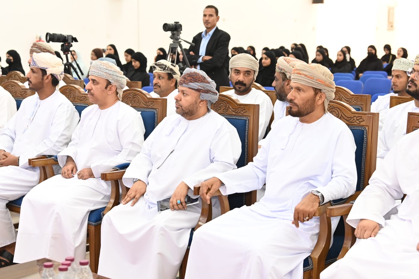 نقاش مفتوح في صلالة حول واقع سوق العمل في ظفار.. الفرص أمام الشباب والتحديات في ظل رؤية عُمان 2040