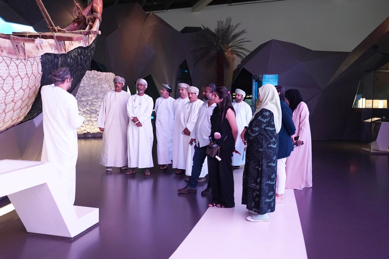 وفد إعلامي دولي يطّلع على المقومات التنموية والسياحية بمحافظة الداخلية
