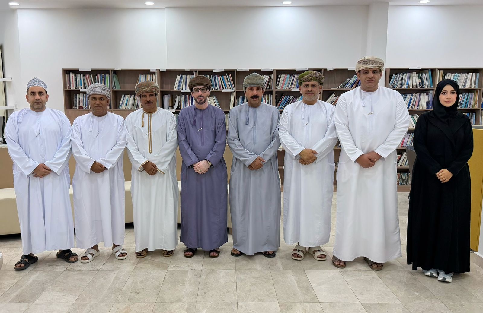 صحار- : عقدت الجمعية العمومية للجنة الصحفيين بمحافظة شمال الباطنة اجتماعها بمقر فرع غرفة تجارة وصناعه عمان بمحافظة شمال الباطنة ، وذلك لانتخاب مجلس إدارة جديد للدورة الحالية ، بحضور بعض أعضاء مجلس إدارة جمعية الصحفيين العُمانية.