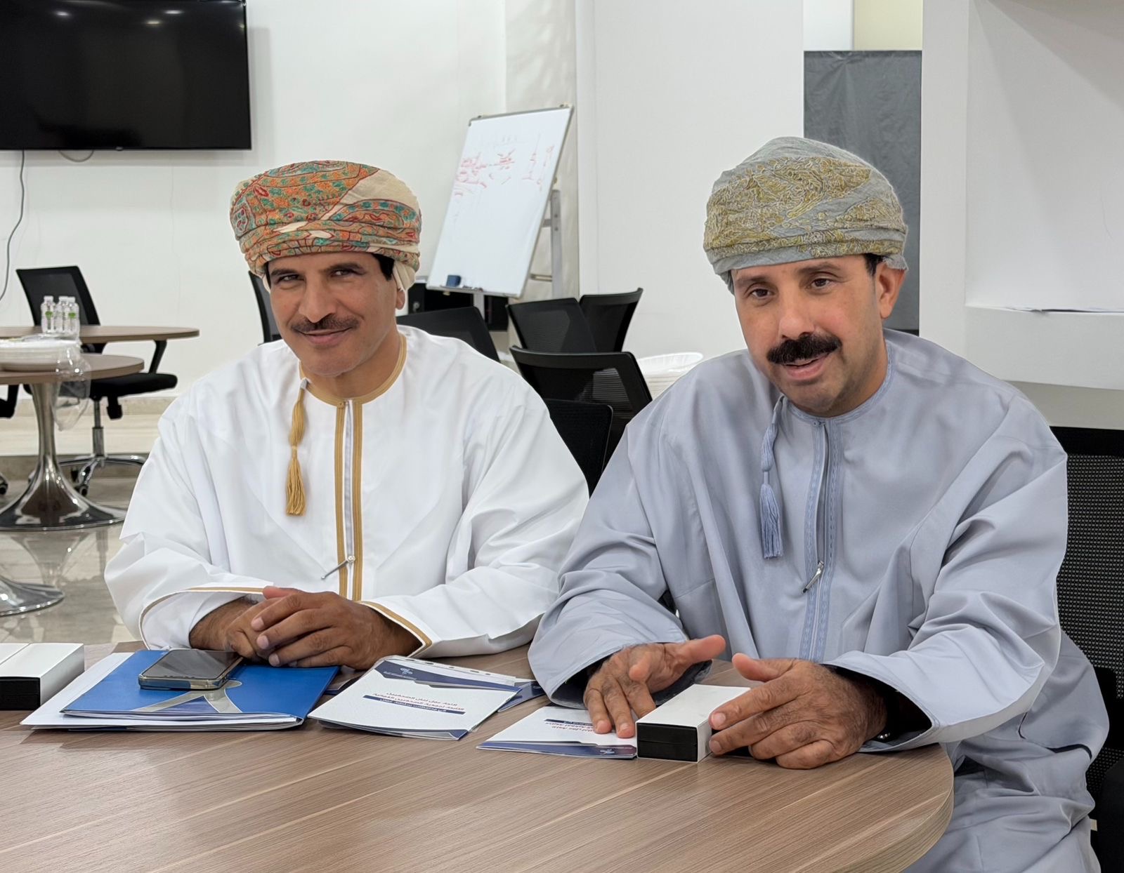 صحار- : عقدت الجمعية العمومية للجنة الصحفيين بمحافظة شمال الباطنة اجتماعها بمقر فرع غرفة تجارة وصناعه عمان بمحافظة شمال الباطنة ، وذلك لانتخاب مجلس إدارة جديد للدورة الحالية ، بحضور بعض أعضاء مجلس إدارة جمعية الصحفيين العُمانية.