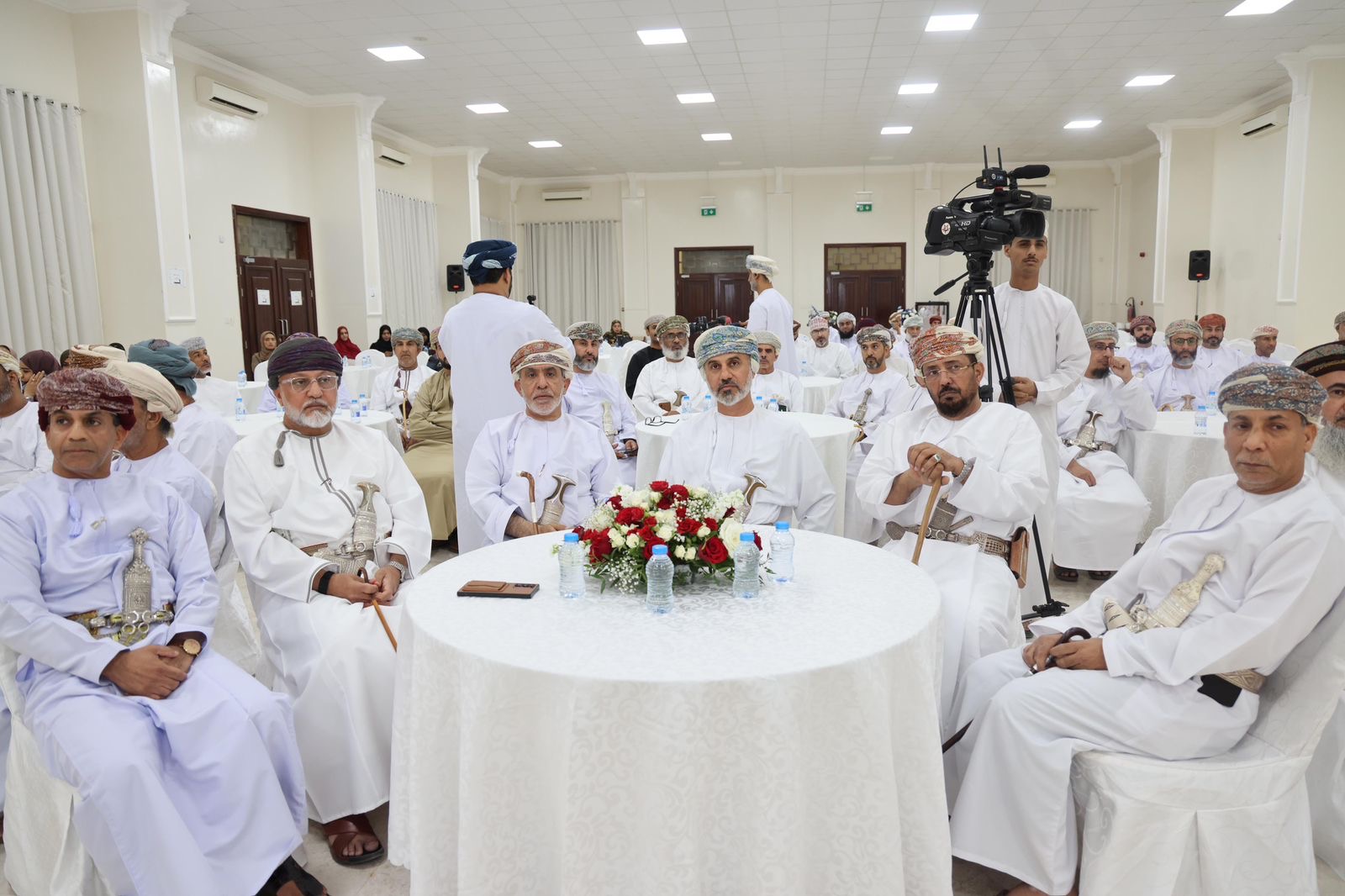 جلسة حوارية حول مستقبل الإعلام ومسؤولية الكلمة